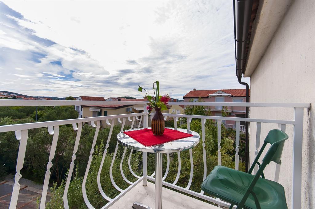 Apartments Luca Rogoznica  Luaran gambar