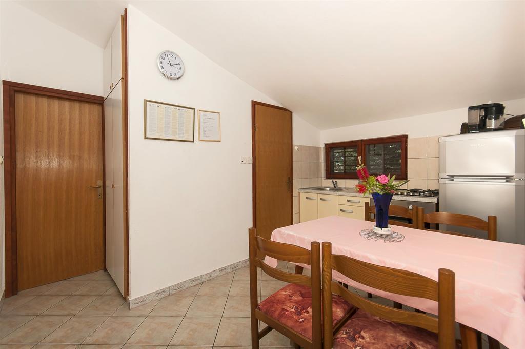 Apartments Luca Rogoznica  Luaran gambar