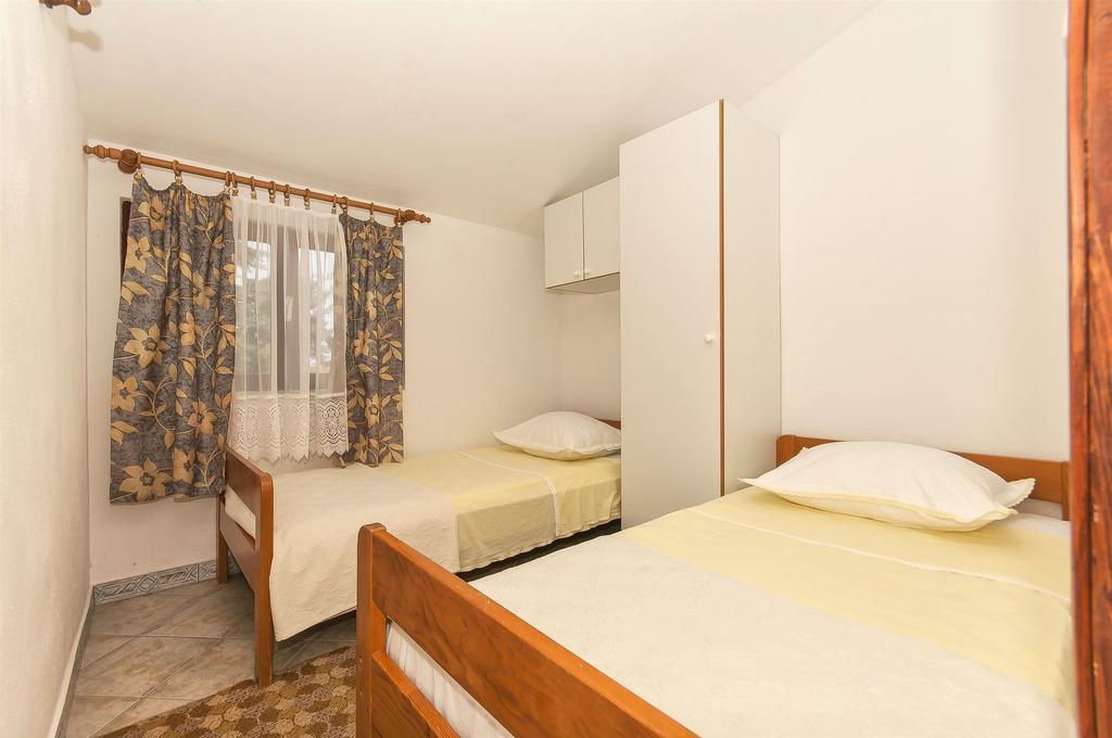 Apartments Luca Rogoznica  Luaran gambar