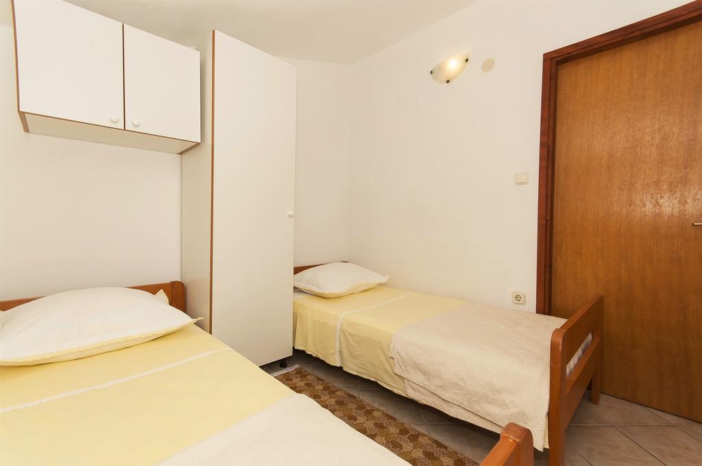 Apartments Luca Rogoznica  Luaran gambar