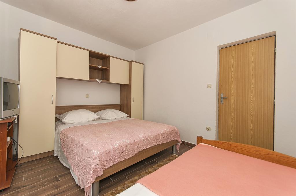 Apartments Luca Rogoznica  Luaran gambar