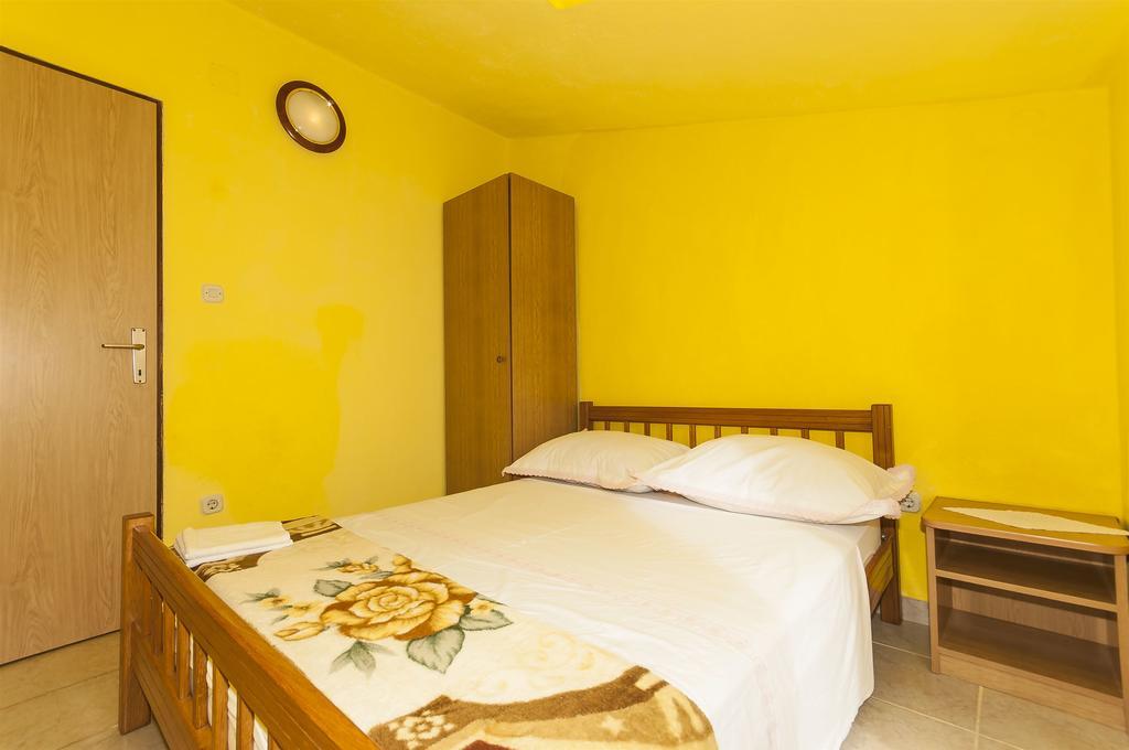 Apartments Luca Rogoznica  Luaran gambar